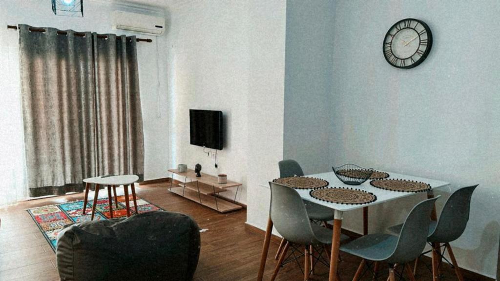 Luka In Apartment